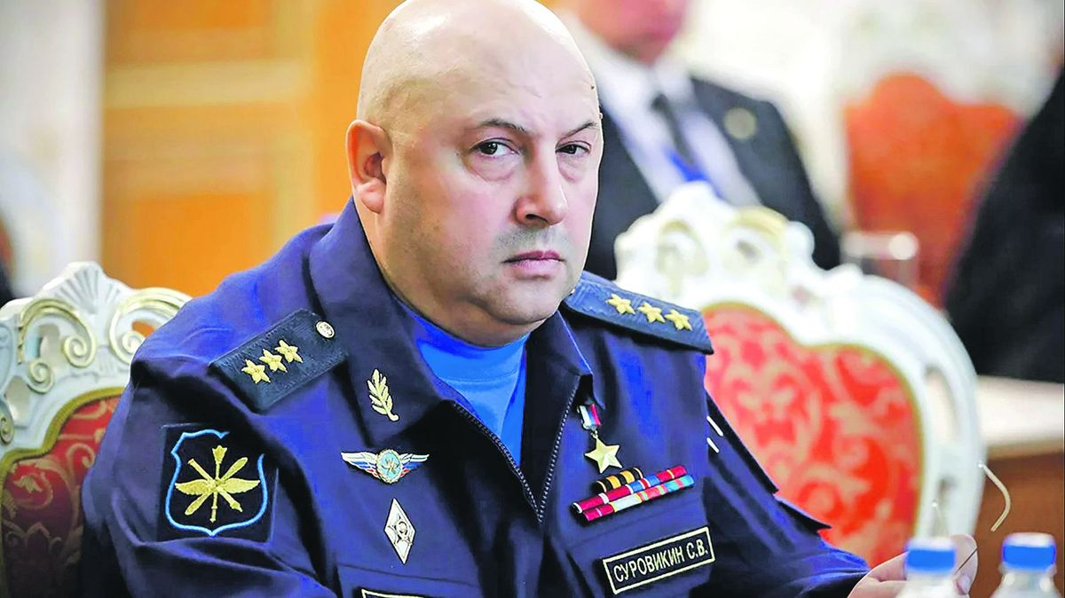 Generál Surovikin se rekreuje, zní z Moskvy. Má ho „v péči“ kontrarozvědka, tvrdí ruský server